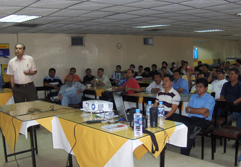 Iess capacita a trabajadores