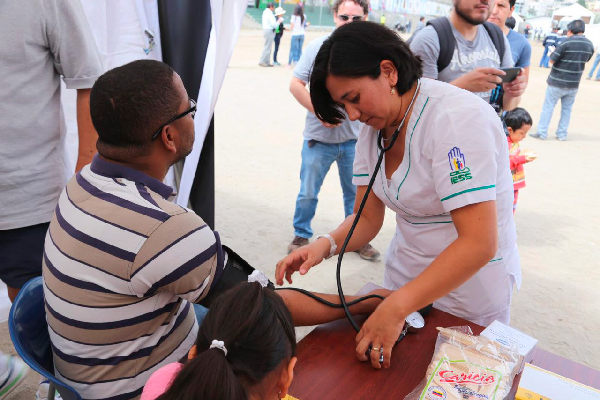 IESS atendió a afiliados en feria comunitaria en Cayambe