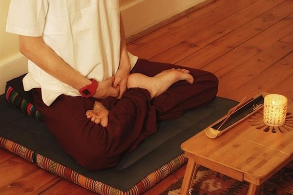 cinco pasos para aprender a meditar en la casa