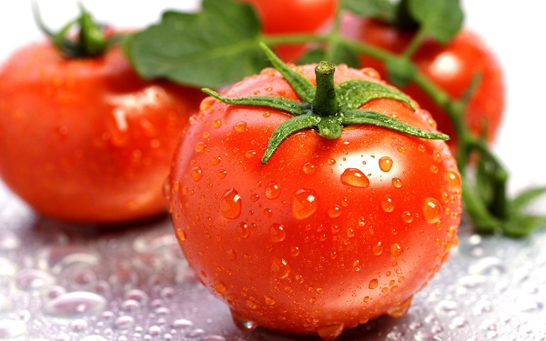 Remedio casero en base a tomate para el cabello grasoso