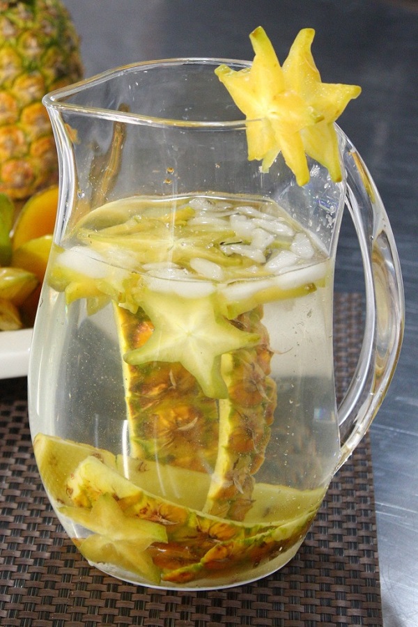 Agua de cáscara de piña para adelgazar