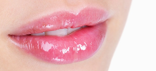 Brillo labial de fresas