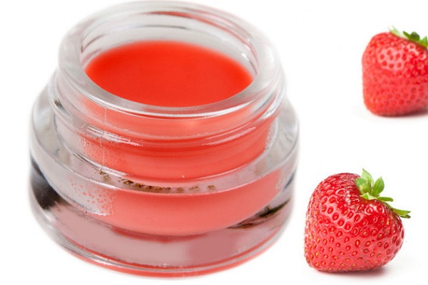 Brillo labial de fresas o frutillas