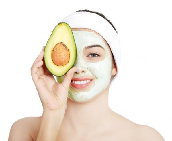 Cómo hacer una crema facial de aguacate