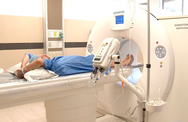 El HCAM del IESS pone al servicio del país equipo moderno de Imagenología