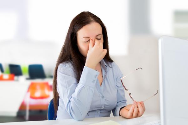 Remedios caseros para los ojos cansados