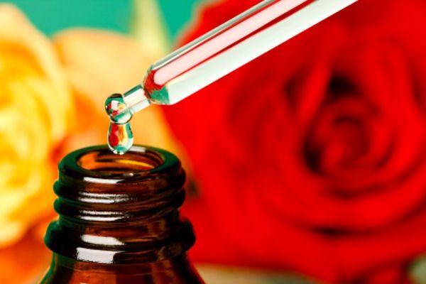 cómo hacer aceite de rosas