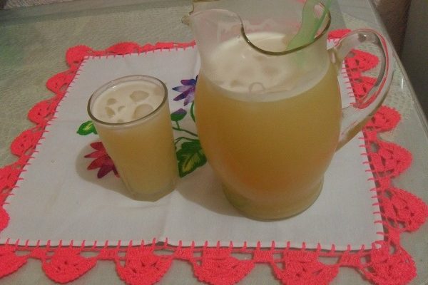 cómo se hace el agua de horchata de semillas de melón