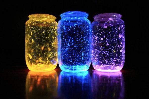 decora tu hogar con estas originales jarras brillantes
