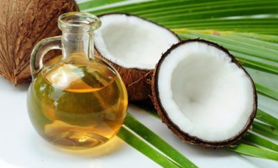 Aceite de coco para el cabello encrespado