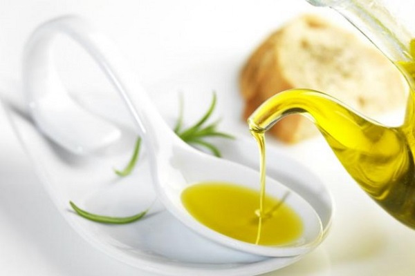 Aceite de oliva para eliminar la caspa