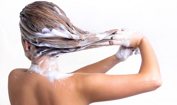 Con qué frecuencia se debe lavar el cabello