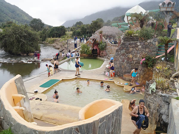 Balnearios de aguas termales en Ecuador