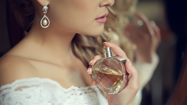 como conservar el aroma de un perfume