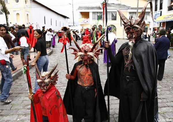 Procesión de los Diablos en la Merced, Semana Santa en Ecuador · conmicelu.com