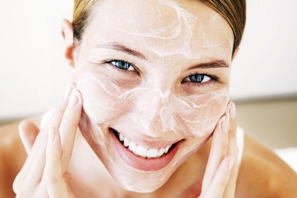 cómo hacer una mascarilla de coco para la cara