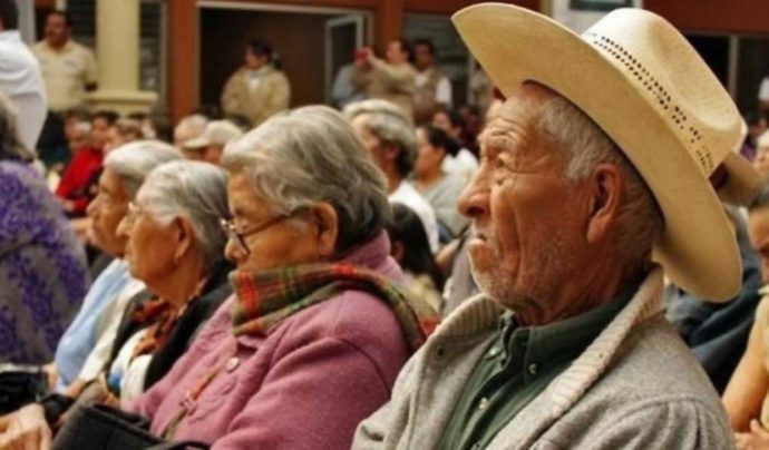 Bono para la tercera edad en Ecuador